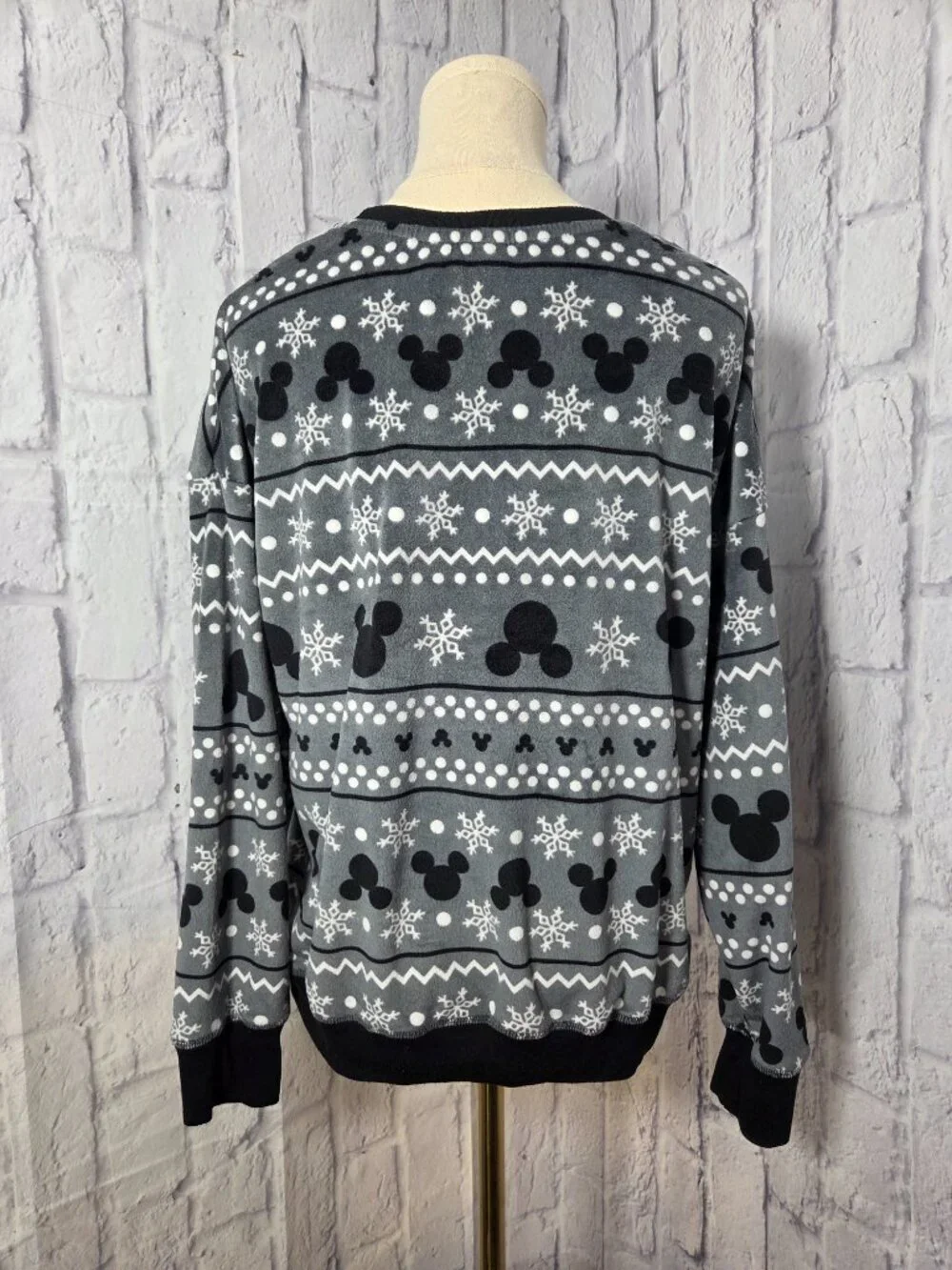 Disney Medium Black White Mickey Mouse Snowflake Longsleeve Fleece Pajama Set - Picture 11 of 14